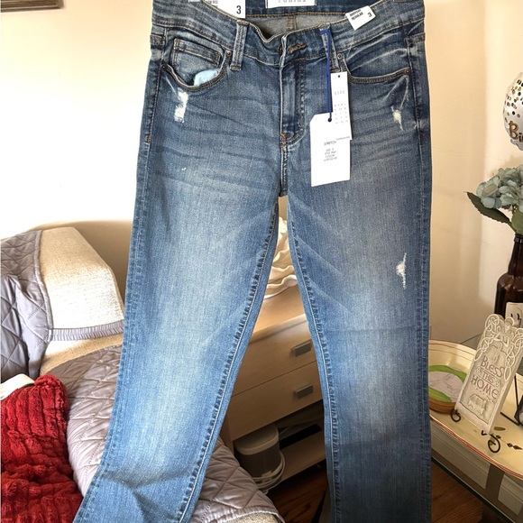 Low Rise-Boot Cut Jeans - Picture 1 of 5